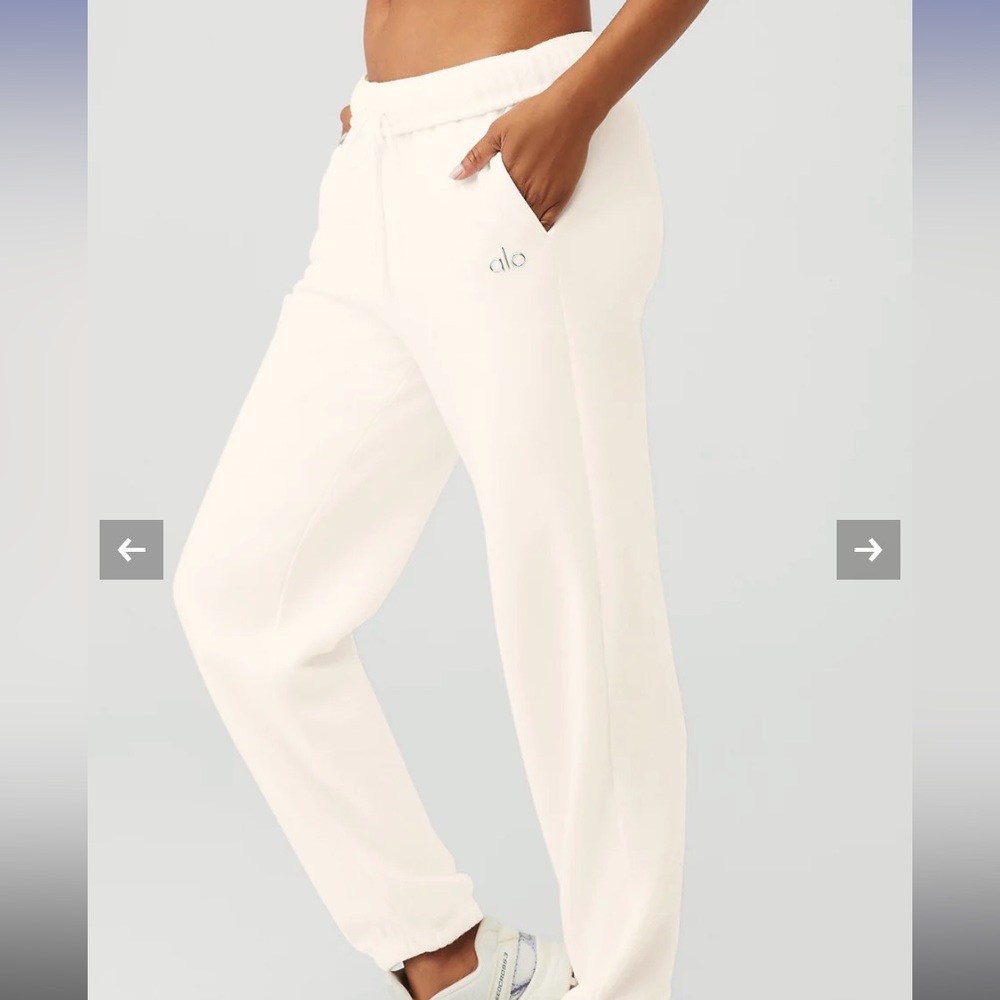 Alo Yoga Accolade Sweatpant Ivory- Size L (NWT)